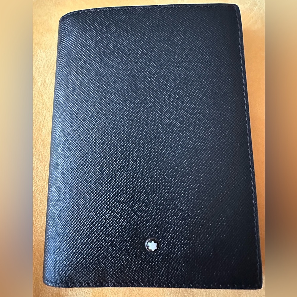 Montblanc men’s wallet (authentic)
Use a few times